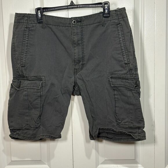 Levis Mens 36 Cargo Shorts Gray 10 Inseam Utility Pockets Outdoor Casual Summer - Picture 1 of 9